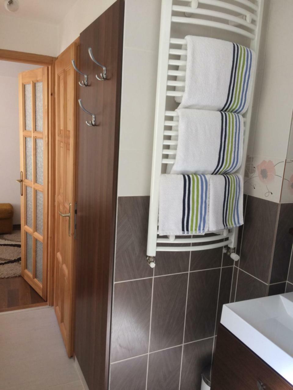 Liliom Vendeghaz Apartment Visegrad Exterior photo